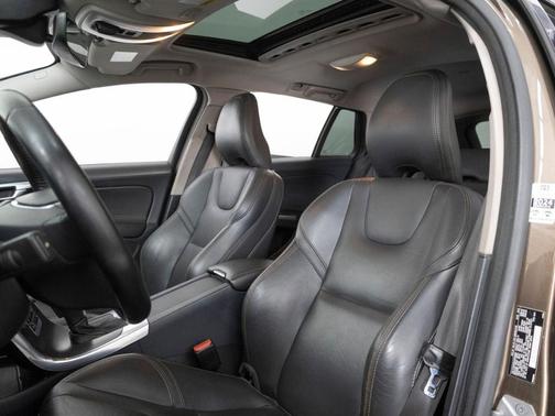 Twilight Bronze Metallic 2016 Volvo V60 Cross Country T5