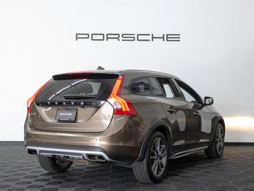 Twilight Bronze Metallic 2016 Volvo V60 Cross Country T5
