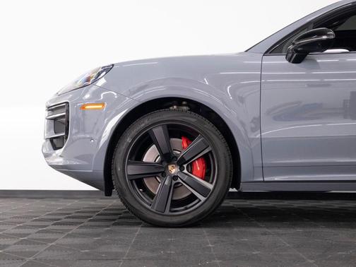 Arctic Grey 2026 Porsche Cayenne S Coupe AWD