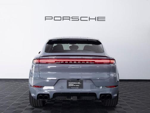 Arctic Grey 2026 Porsche Cayenne S Coupe AWD