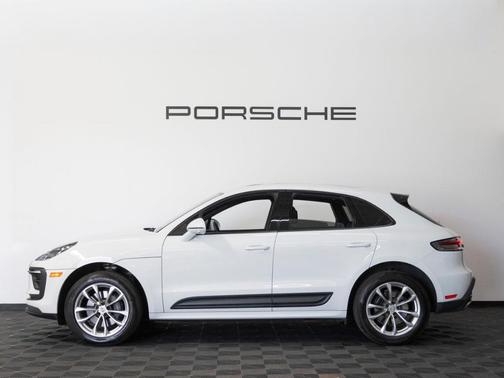 White 2023 Porsche Macan Base