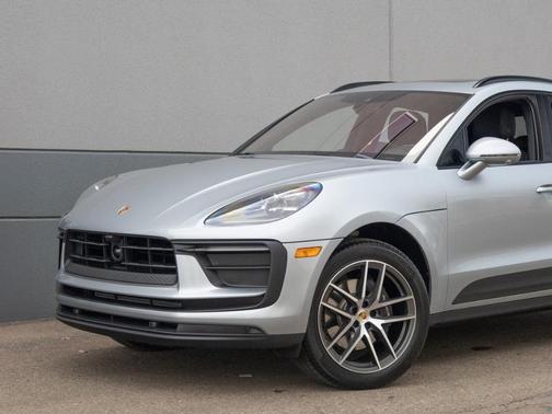2024 Porsche Macan Base