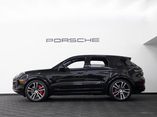 2025 Porsche Cayenne Turbo
