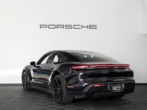 Jet Black Metallic 2022 Porsche Taycan GTS