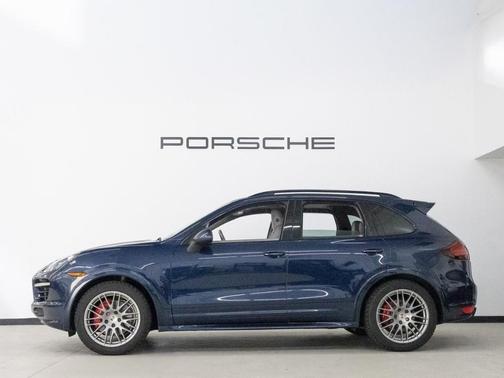 2013 Porsche Cayenne GTS