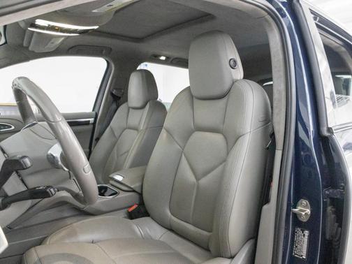 2013 Porsche Cayenne GTS