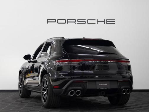2023 Porsche Macan Base