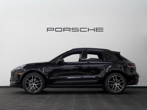2023 Porsche Macan Base