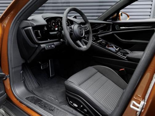 Madeira 2025 Porsche Panamera Turbo S