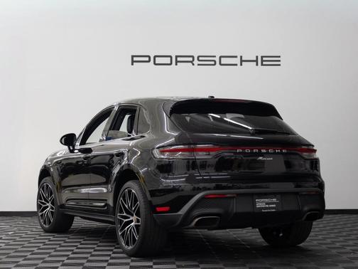 2023 Porsche Macan Base