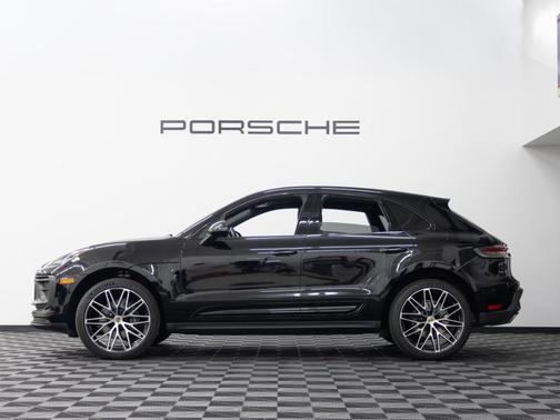 2023 Porsche Macan Base