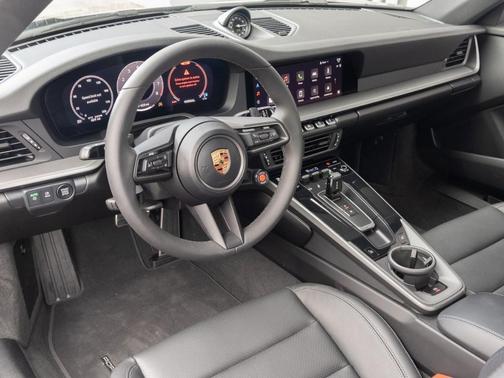 2025 Porsche 911 Carrera