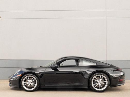 2025 Porsche 911 Carrera