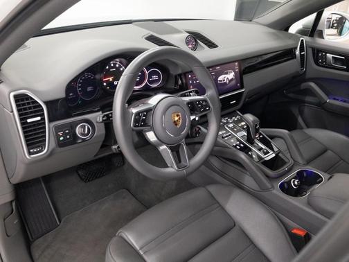 2022 Porsche Cayenne AWD