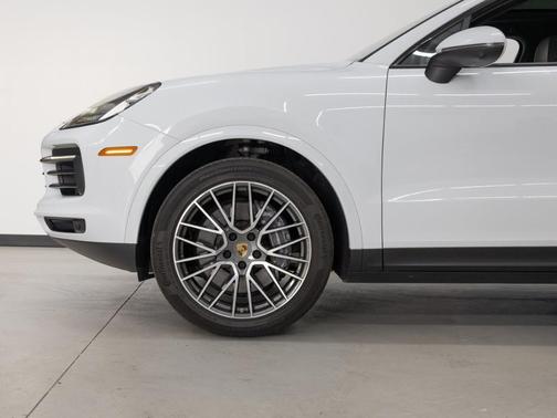 2022 Porsche Cayenne AWD