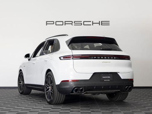 2026 Porsche Cayenne AWD