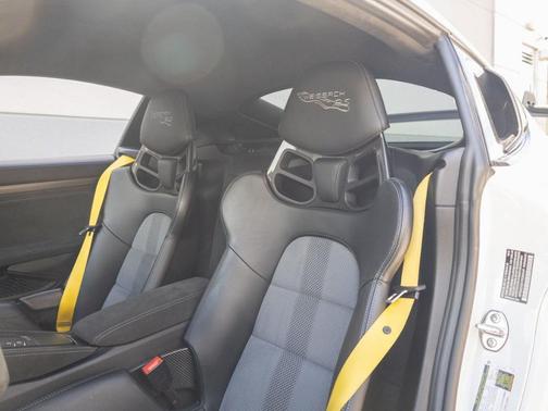 2023 Porsche 718 Cayman GT4 RS