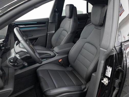 Jet Black Metallic 2025 Porsche Macan 4S