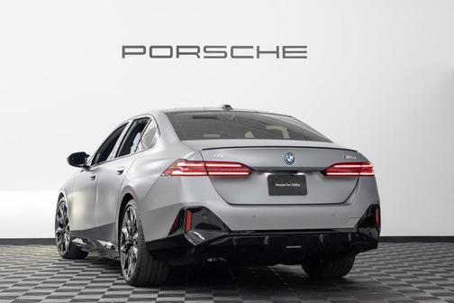 2025 BMW i5 M60