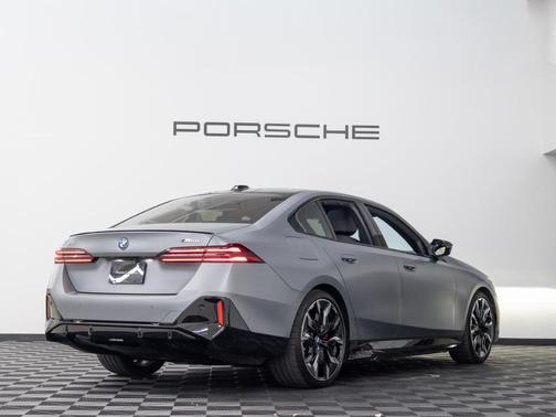 2025 BMW i5 M60