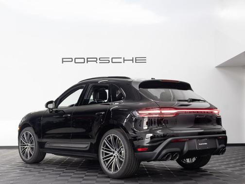 2026 Porsche Macan Base