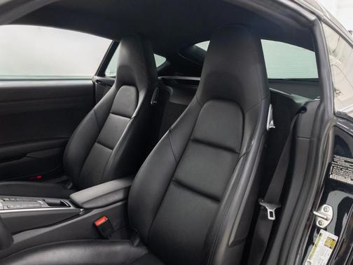 2016 Porsche Cayman Base