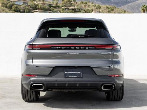 Quartzite Grey Metallic 2025 Porsche Cayenne Base