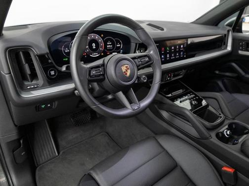 Quartzite Grey Metallic 2025 Porsche Cayenne Base