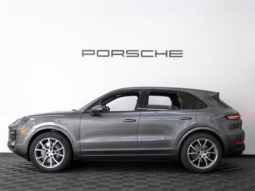 Quartzite Grey Metallic 2025 Porsche Cayenne Base