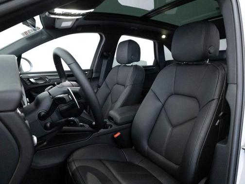 Chalk 2026 Porsche Macan Base