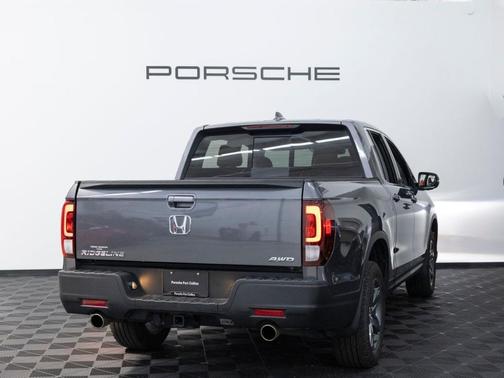 Modern Steel Metallic 2023 Honda Ridgeline RTL