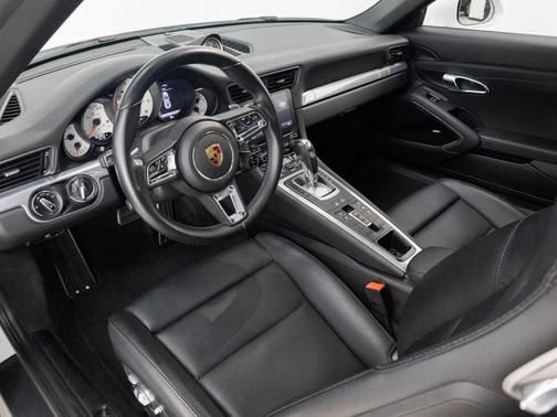 2017 Porsche 911 Carrera S