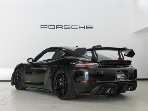 2025 Porsche 718 Cayman GT4 RS