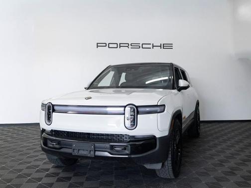 Glacier White 2025 Rivian R1S ASCEND TRI MOTOR MAX