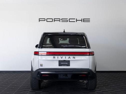 Glacier White 2025 Rivian R1S ASCEND TRI MOTOR MAX