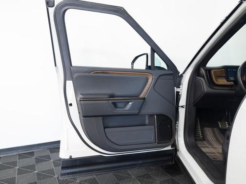 Glacier White 2025 Rivian R1S ASCEND TRI MOTOR MAX