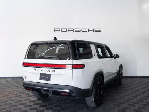 Glacier White 2025 Rivian R1S ASCEND TRI MOTOR MAX
