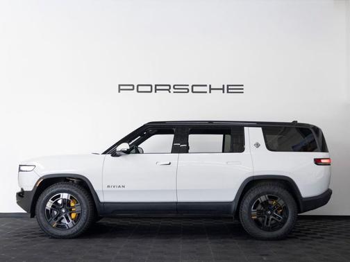 Glacier White 2025 Rivian R1S ASCEND TRI MOTOR MAX