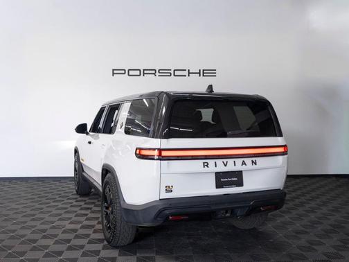 Glacier White 2025 Rivian R1S ASCEND TRI MOTOR MAX