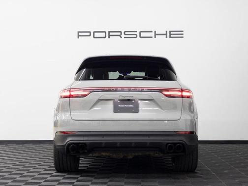 2023 Porsche Cayenne Base