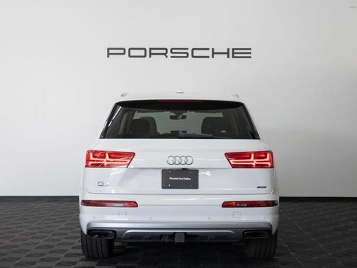 Carrara White 2019 Audi Q7 55 Premium Plus