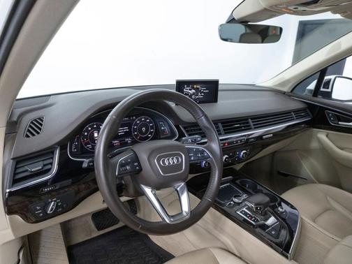 Carrara White 2019 Audi Q7 55 Premium Plus