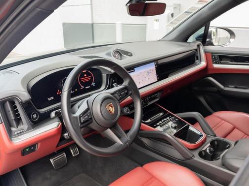 2024 Porsche Cayenne S
