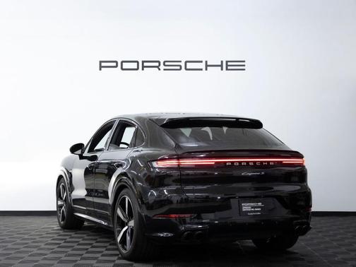 Black Metallic 2025 Porsche Cayenne S