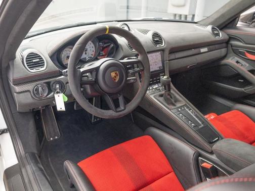 2024 Porsche 718 Spyder RS
