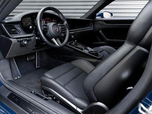 Gentian Blue Metallic 2024 Porsche 911 Carrera S