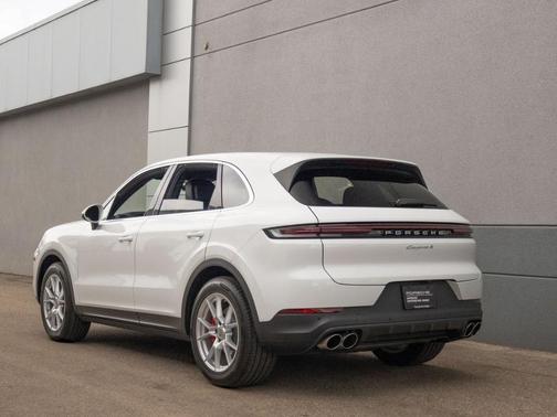 2024 Porsche Cayenne S