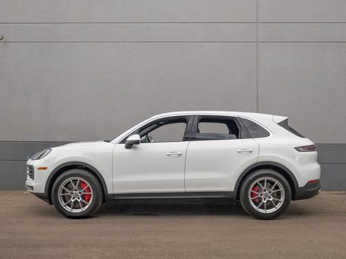 2024 Porsche Cayenne S