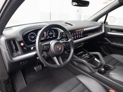 2024 Porsche Cayenne S