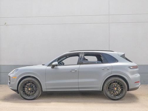 2025 Porsche Cayenne Base